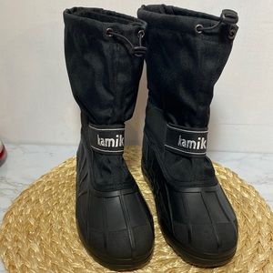 Kamik black snow boots size 6